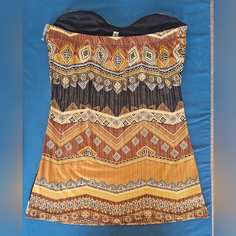 Backstage Sleeveless Top - Picture 2 of 3